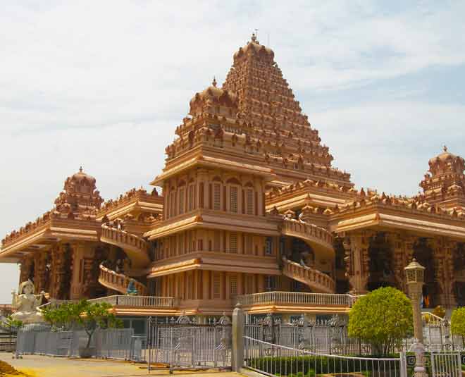 must visit famous temples in delhi chhatarpur mandir