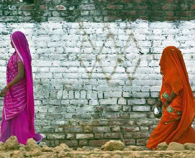 woman harassment in public toilet in thane maharashtrainside