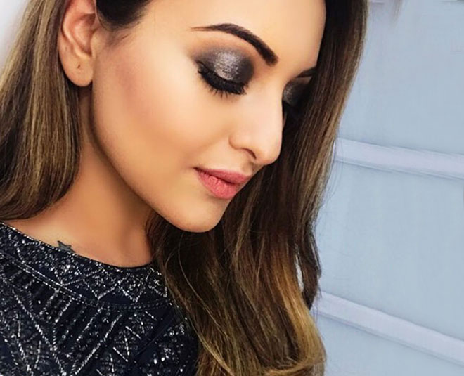 bollywood actresses smokey eye inside