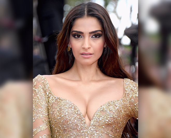 bollywood actresses smokey eye inside