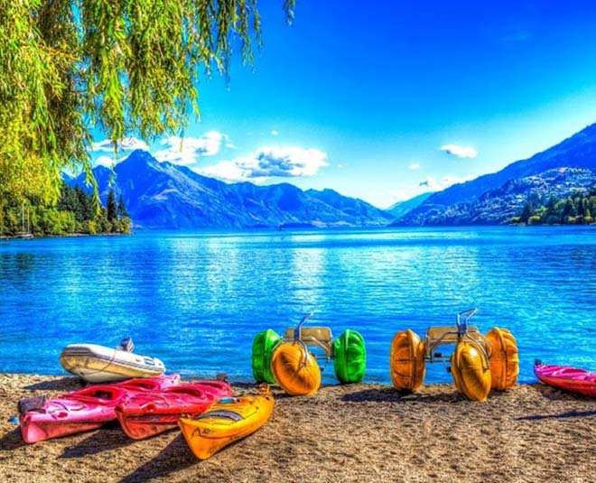 girl gang trip inside