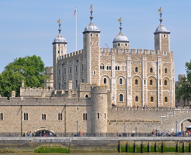 girl gang trip inside