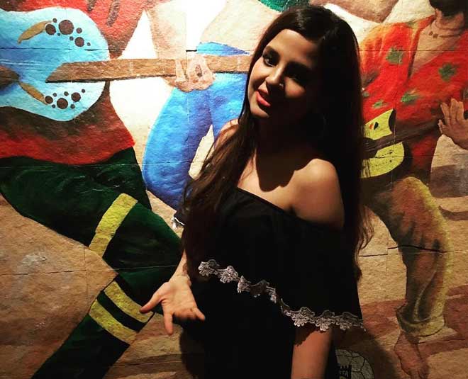 sakshi dhoni mahender dhoni glamour look