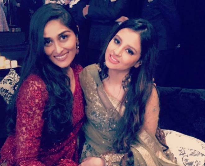 sakshi dhoni traditional look