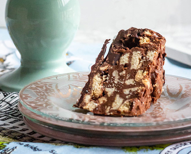 Easy Chocolate Cake Recipe