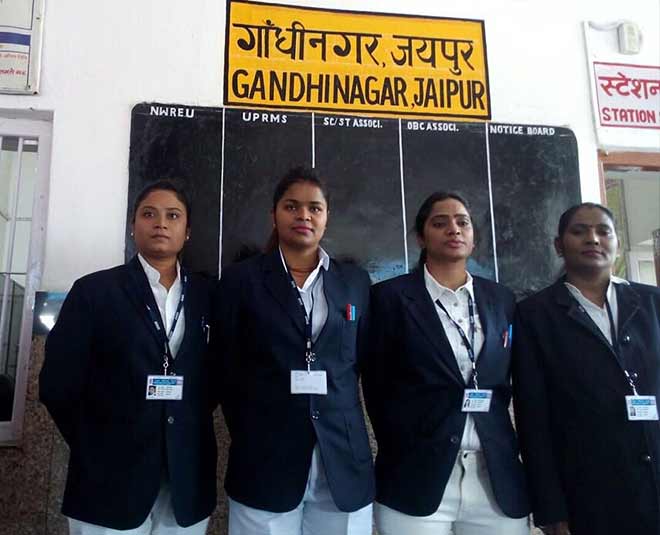 Gandhinagar railway station of jaipur has become a second ladies special railway station of india ()