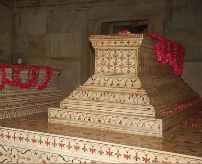 Taj interesting facts inside