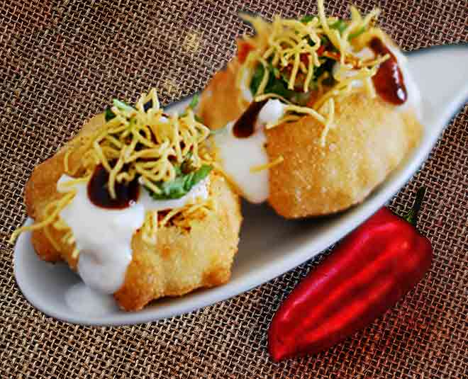 dahi batata sev puri chaat inside