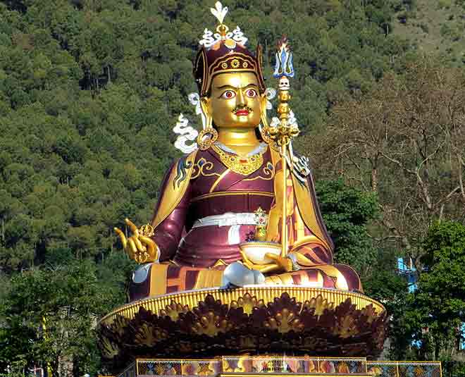 padmasambhava statue