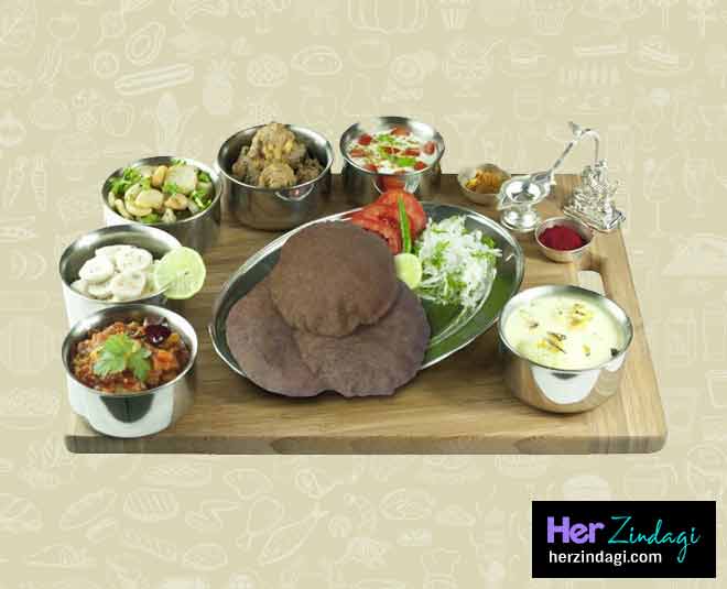 there z three types of foods inside