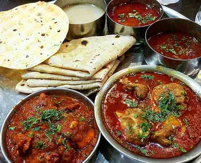 there z three types of foods inside