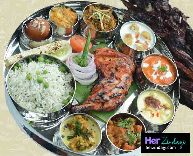 there z three types of foods inside