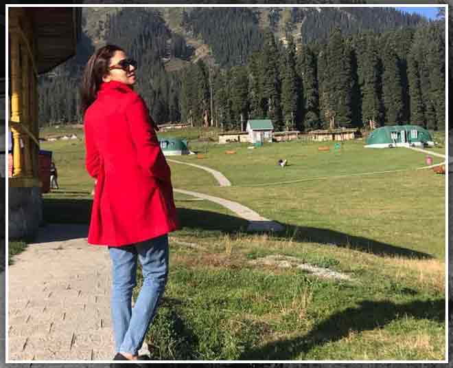 amruta khanvilkar travel story