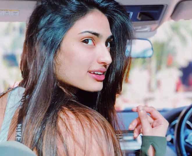 athiya shetty hair color