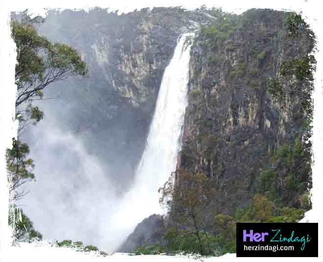 romantic waterfalls Karumalai