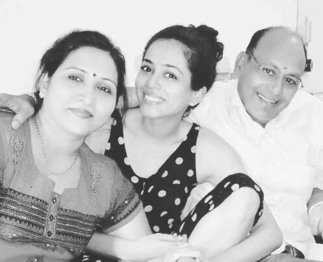 vaishnavi dhanraj family