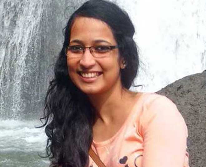 her name come into top twenty list of cat exam this year chavi gupta ()