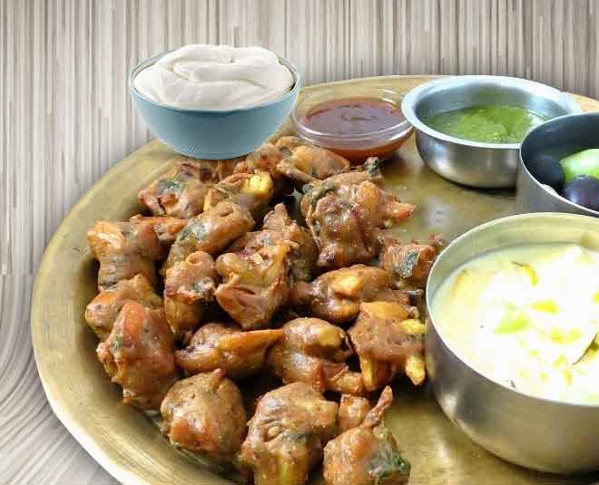 kuttu ke pakode inside