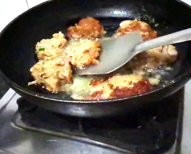 raw banana tikki navratra food inside