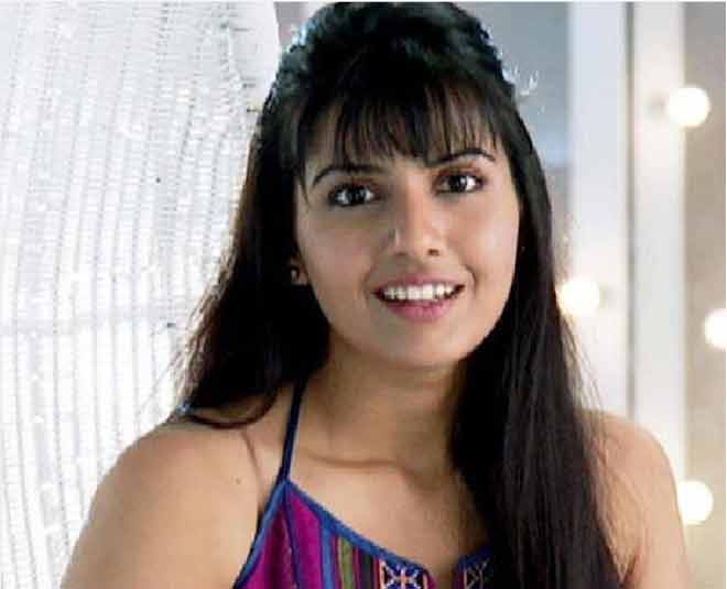 Smriti Kalra beauty in