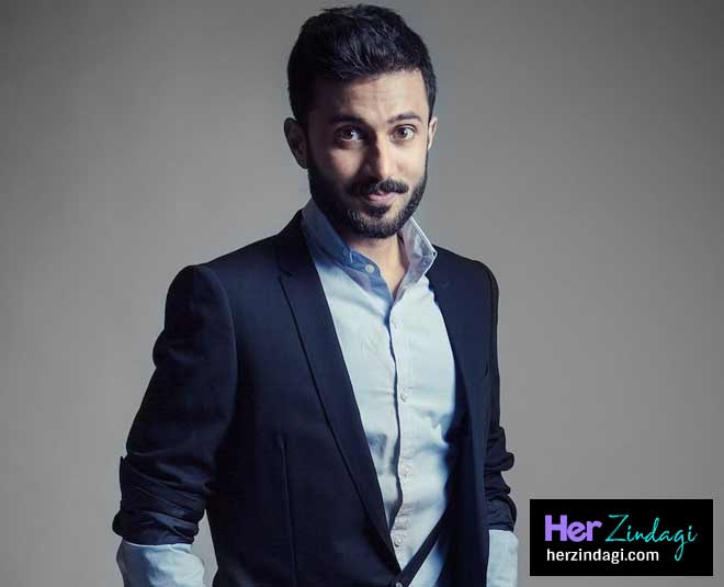 Sonam and anand ahuja CARD ()