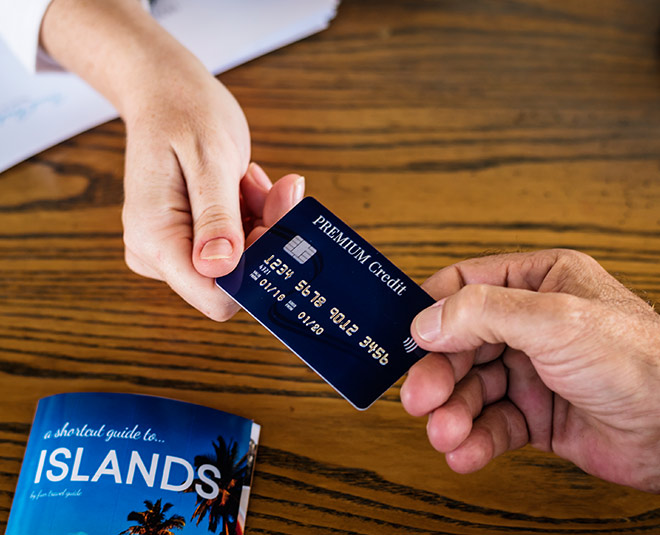 how to use credit card wisely freepik