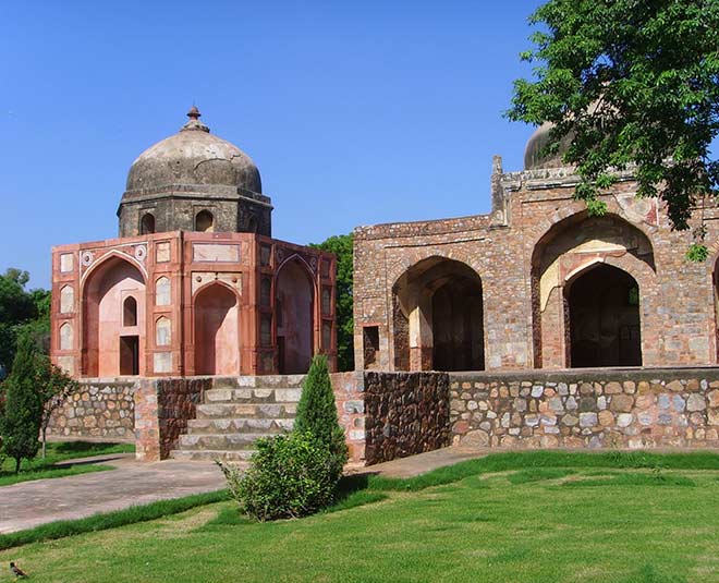 Interesting facts of humayun tomb in delhi must visit