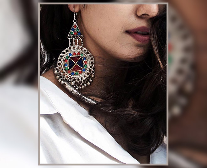 apart from gold jewellery brides can also purchase moti kundan and silver jewellery