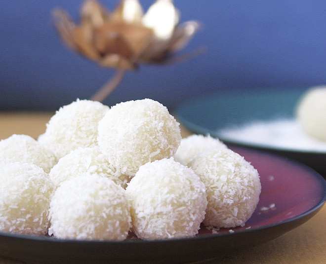 coconut laddoos