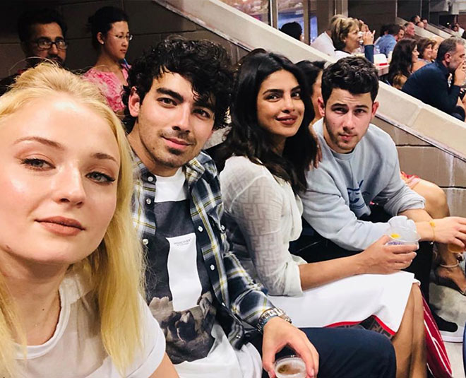 priyanka chopra and nick jonas romantic pictures on instagram