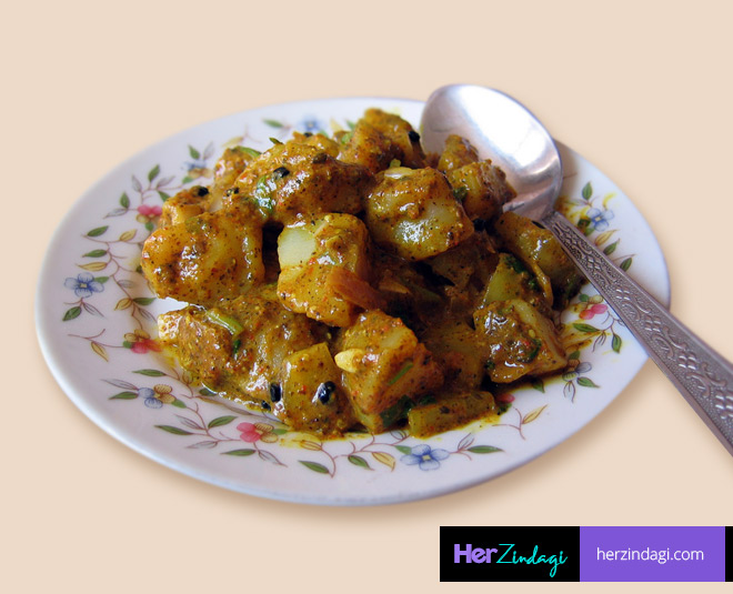 recipe of aloo ka achaar inside