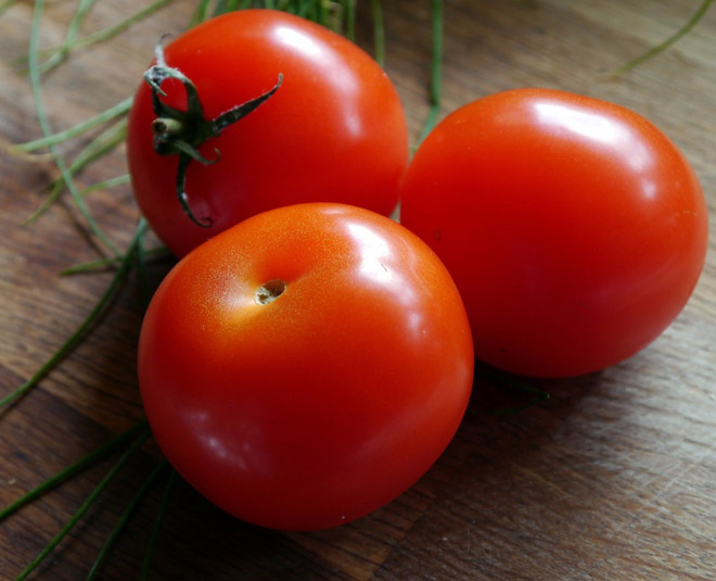 tomato face pack according to skin problem inside