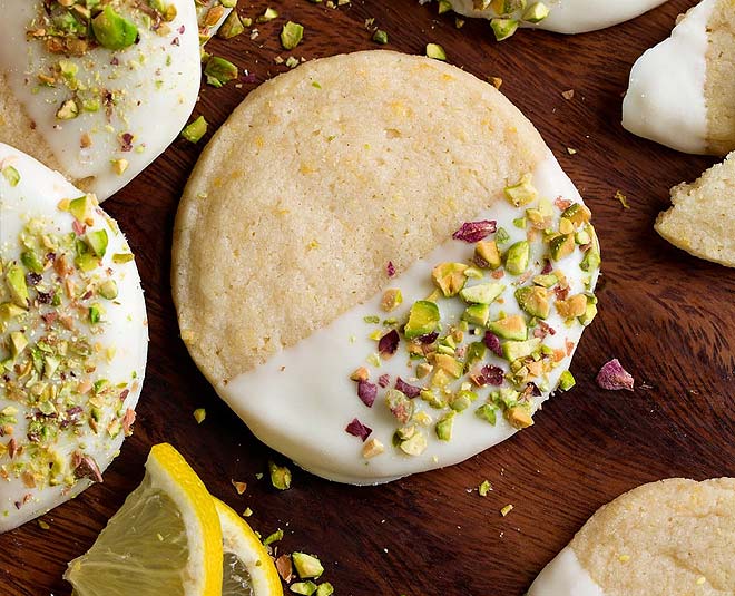 pistachio lemon cookie inside