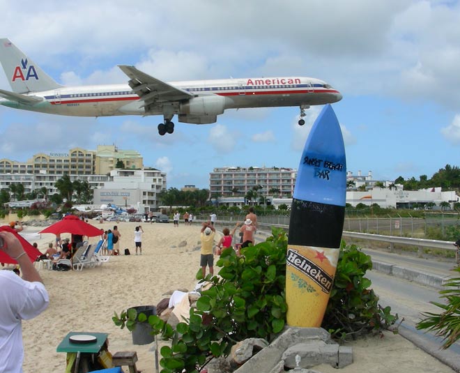 Werid airports maho international