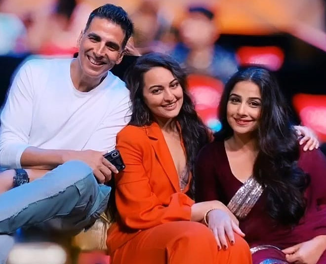 actor akshay kumar fun with sonakshi sinha inside