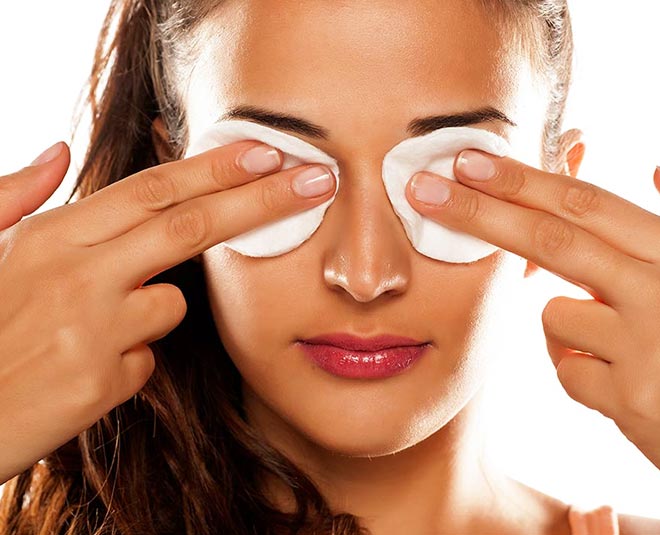 apply and remove glitter makeup inside