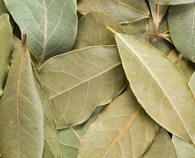 burning bay leaves inside