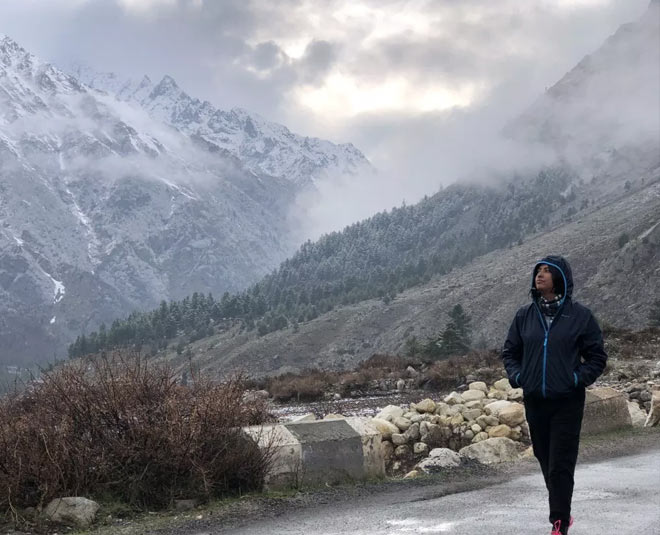 delhi to chitkul flight