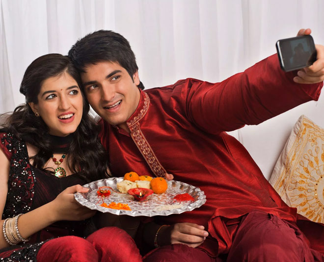 gifts ideas for married sisters in raksha bandhan inside