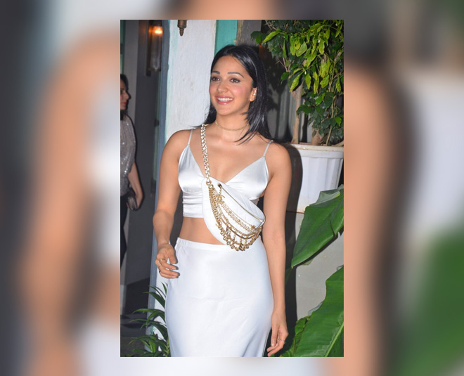 guess the price of kiara advani bag three