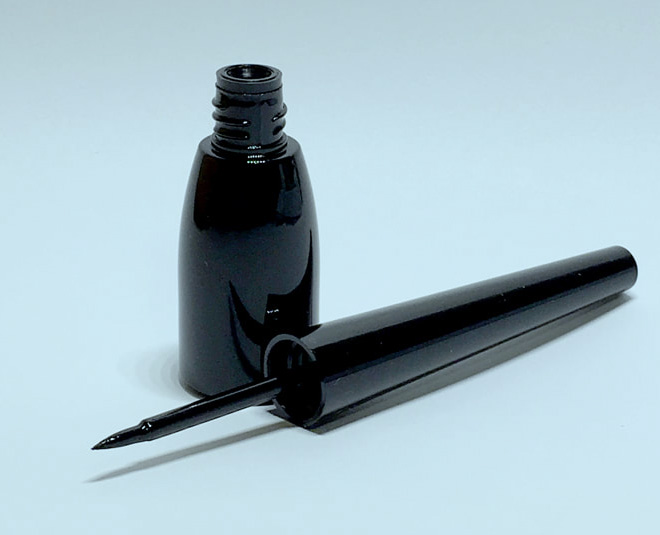 how to use eyeliner this way instead of throwing it inside