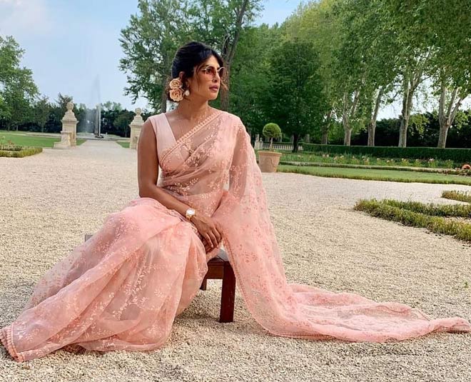 priyanka chopra peach saree