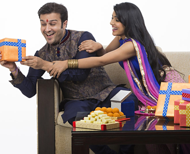 rakhi gifts ideas for sisters inside
