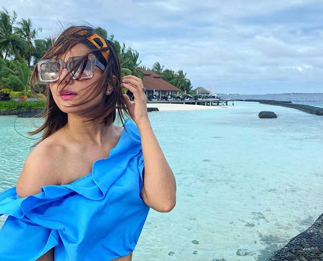hina khan maldives vacay