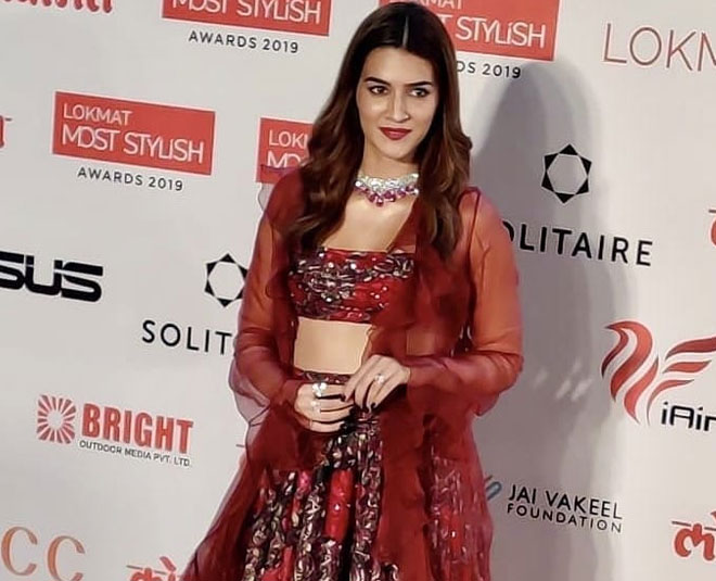 lokmat style awards kriti sanon