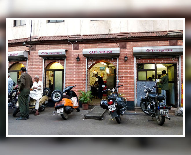 places to eat pune special food ()