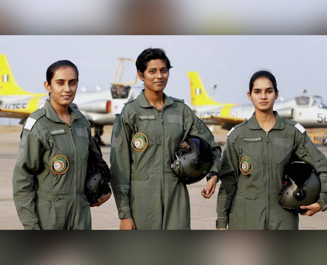 avani chaturvedi first female  fighter