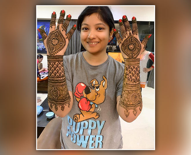 bipasha basu sister mehendi