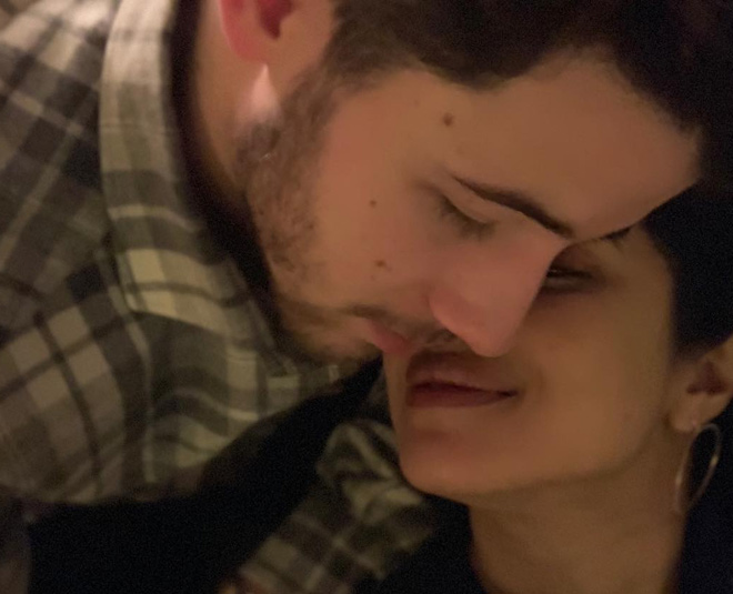 Priyanka chopra and nick jonas new kiss viral video