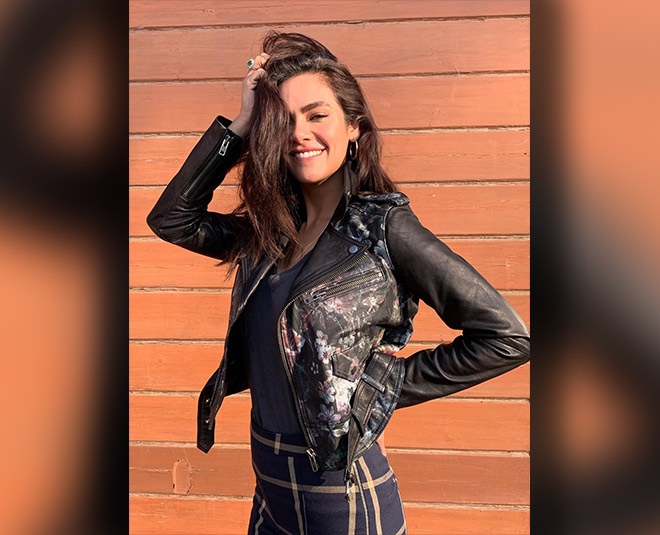 ex girlfriend esha gupta criticise hardik pandya over mysogynist comments on koffee with karan inside